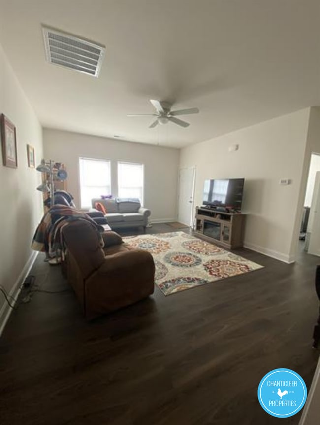 Photo - 113 W Langdon Ave