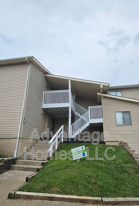 Building Photo - 1315 E 123rd Terrace