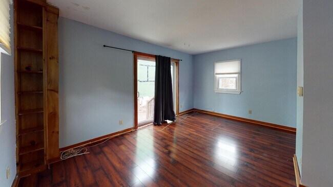 *Pictures are representative samples of the advertised unit. In some cases, the actual units you tou - 20 Winship St Unit 6L Rental