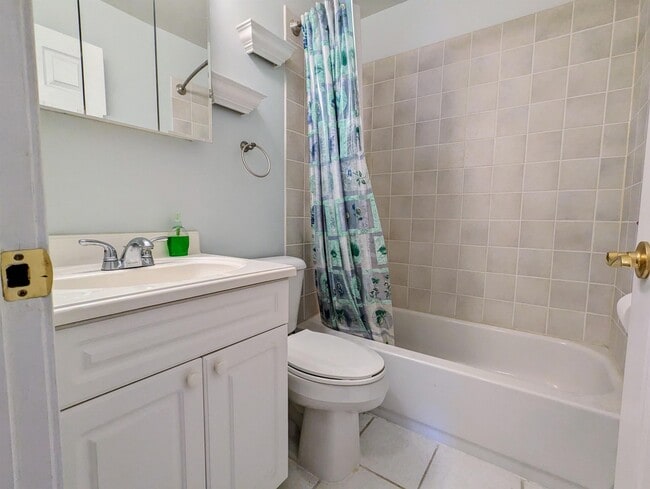 Photo - 159 E Mill St