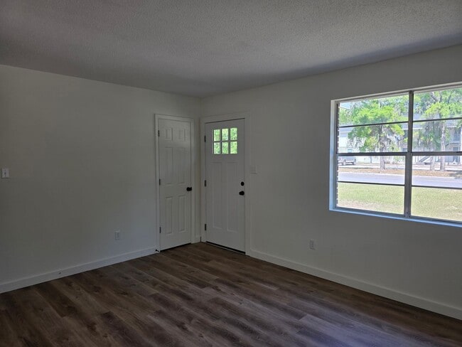 Photo - 309 E Third Street