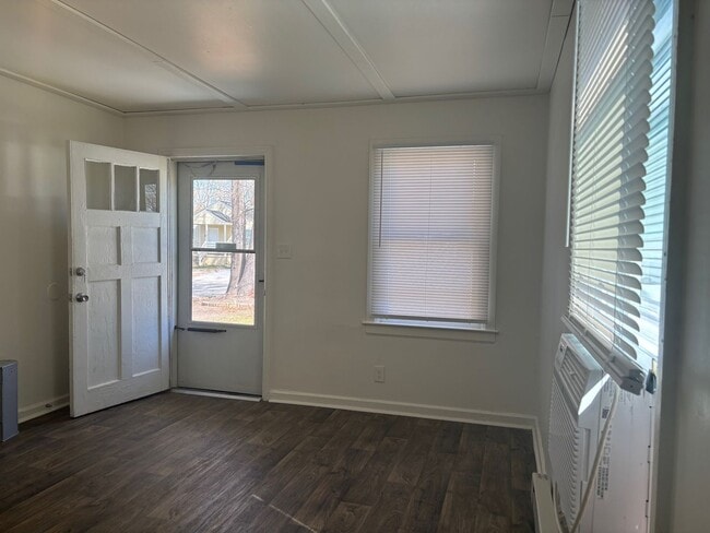 Photo - 2 Bed, 1 Bath home located in Greensboro!