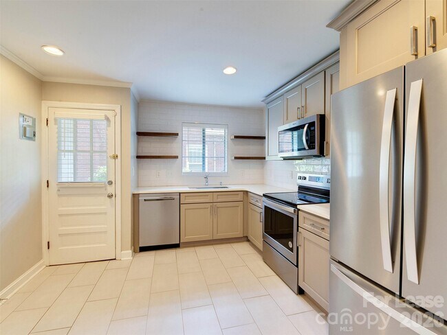 Photo - 1520 Mimosa Ave