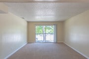 2BR, 2BA - 940 SF