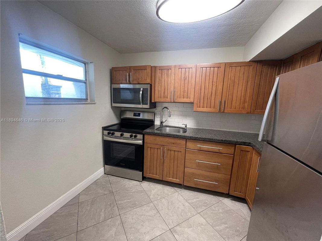 Photo - 4255 N University Dr