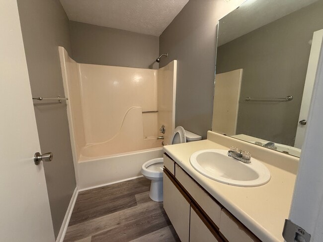 Photo - 813 Willow Pointe