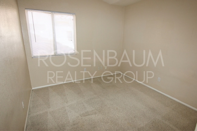 Building Photo - Charming 4-beds, 2-baths home in Wildflowe...