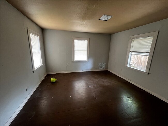 Photo - 5926 Southtown St