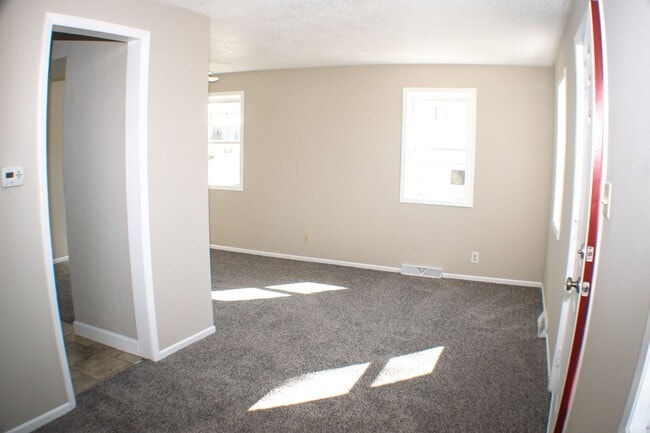 Photo - Cozy 1 Bedroom with 2 stall garage