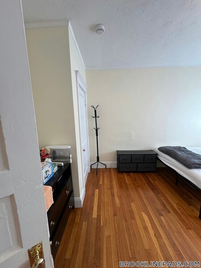 191 Winthrop Rd Unit 3