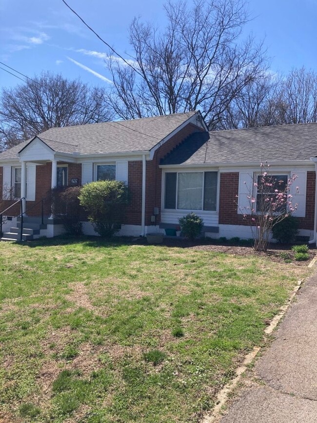 Building Photo - Ranch Home Close to Shelby Bottoms Greenway