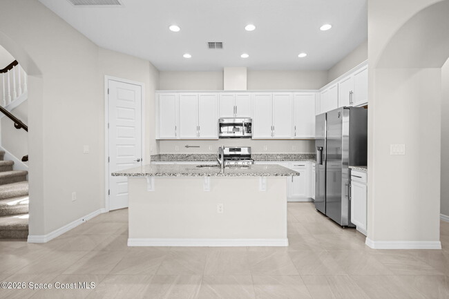 8008 Gullen Dr