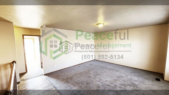 1129 W 2450 N