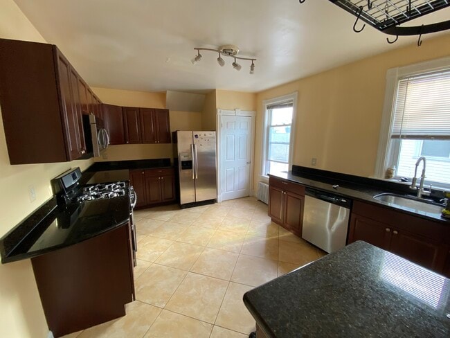 Kitchen - 248 Brown St Unit 2