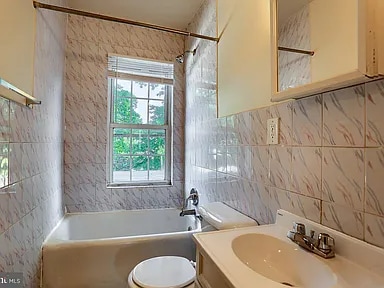 Photo - 1418 State St