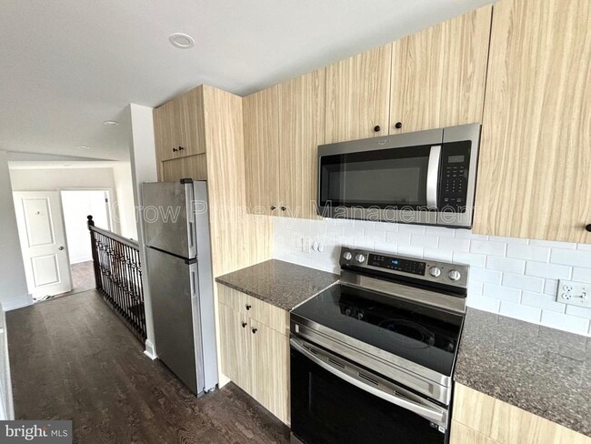 Building Photo - 1220 S 13th St Unit 3