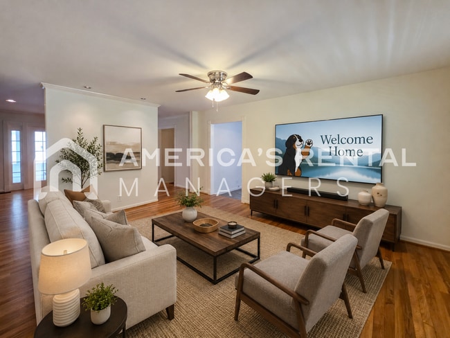 Photo - DEPOSIT PENDING! Newly Renovated and Ready for Move In!