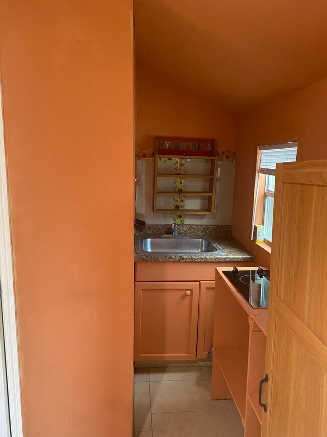 Photo - 331 NE 26th Ct Unit 2