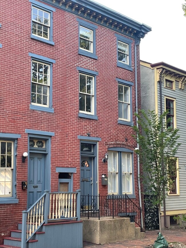 Front - Street Side - 412 Market St