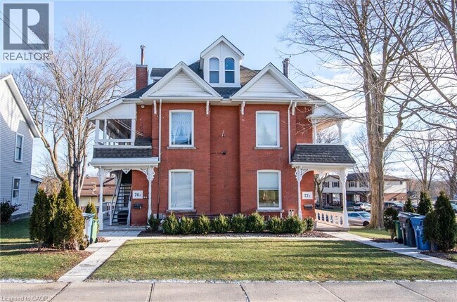 Photo - 72 Waterloo Ave