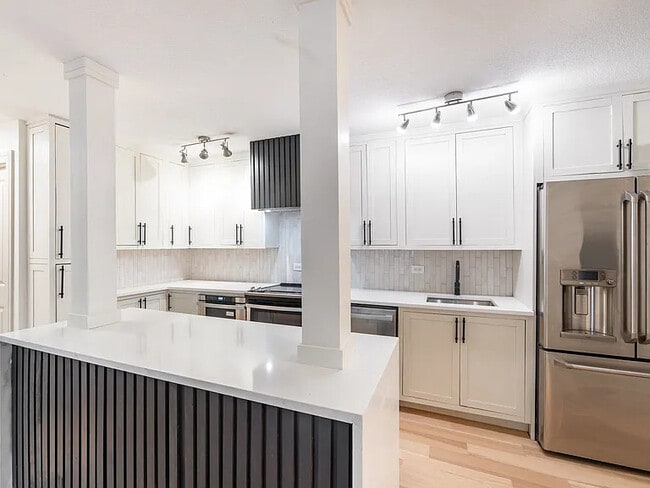 Photo - 1339 N Dearborn St Unit 2B