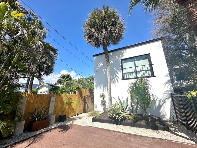 Photo - 3147 Jackson Ave