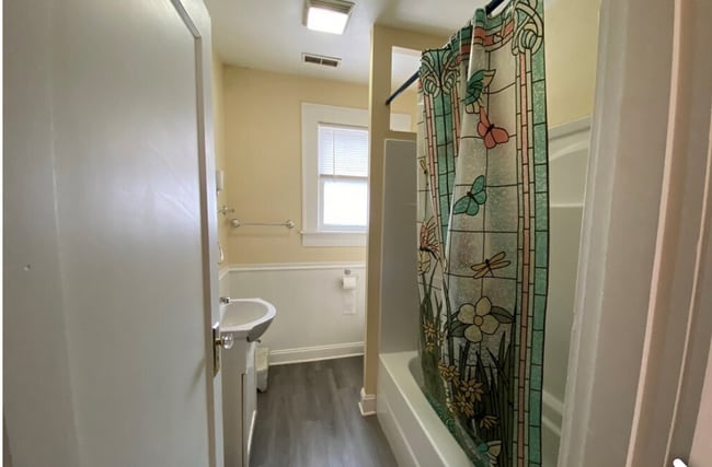 Photo - 317 E 20th St