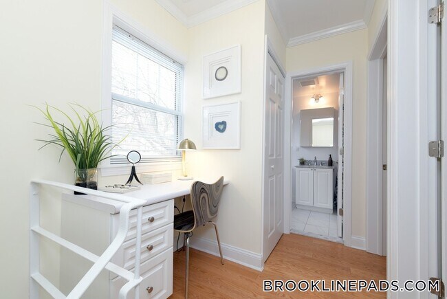 Photo - 166 Gerry Rd