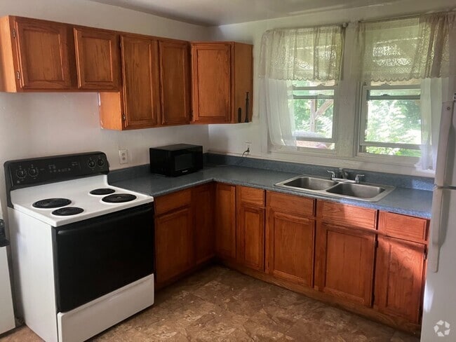 Building Photo - Quiet 1 Bedroom Country Cottage in Rural S... Rental