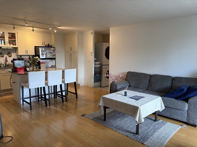 Building Photo - 30 Skyline Dr Unit 10