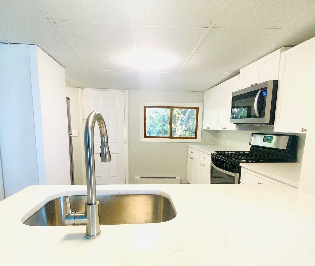 126 Leyden St - 126 Leyden St