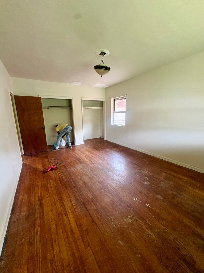 Building Photo - 330 E 92nd St Unit 2