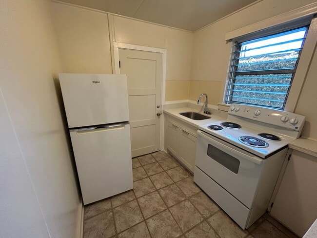 1705 - 1705 Apartment Unit #B