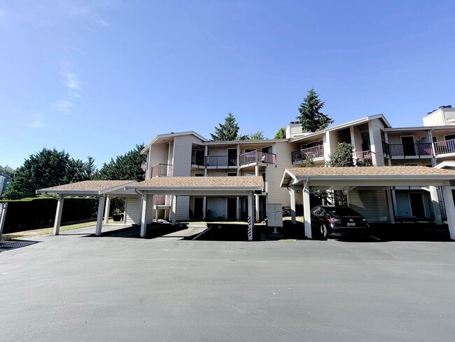 Building Photo - Kirkland's Eastridge Condo Unit 202
