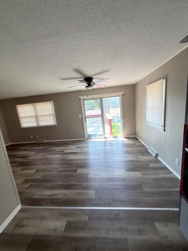 Building Photo - Coming Soon - Charming 3-Bedroom Home with Fenced Yard & Spacious Deck in Kansas City