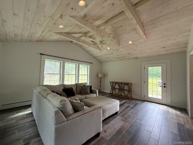 Photo - 463 Doodletown Rd