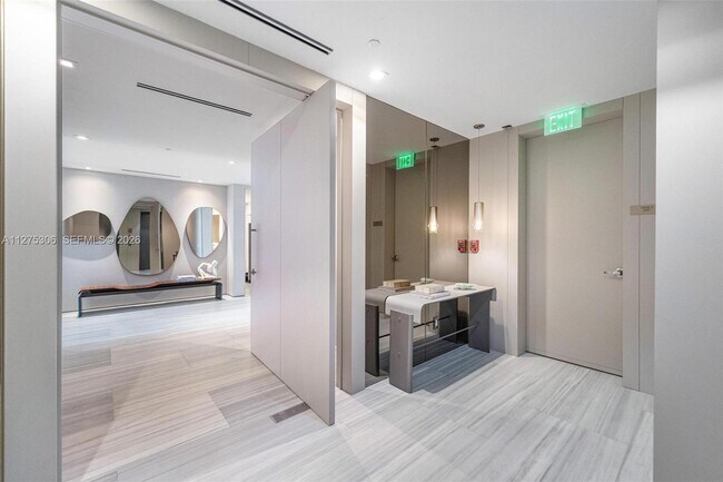 Photo - 18975 Collins Ave Unidad 3802