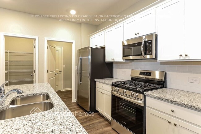 Photo - 617 Friesland Dr