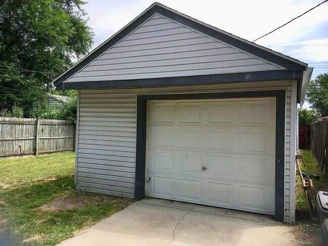 Photo - 6171 Wilkie St