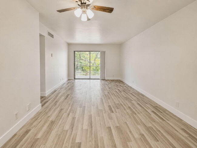 610 NW 13th St Unit 210