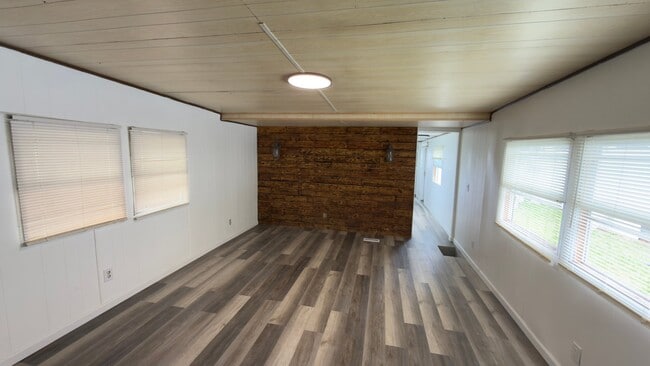 Photo - 54 Mahoning Ave