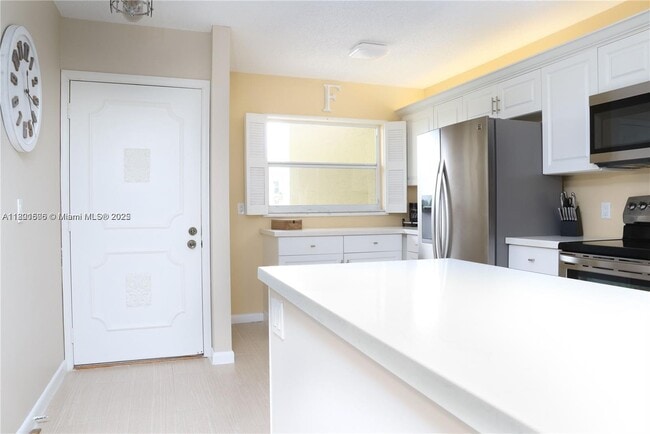 Photo - 23099 Barwood Ln N Unit 304