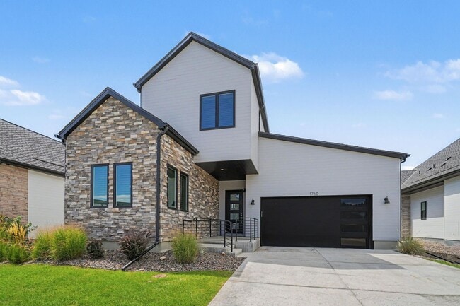 Building Photo - 1760 Barefoot Dr