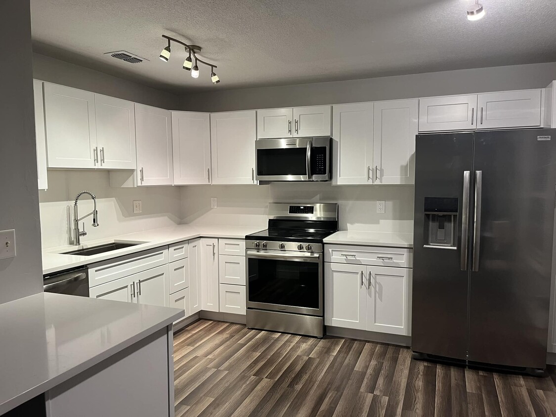Photo - 5132 Beach Dr SE (Saint Petersburg, FL)