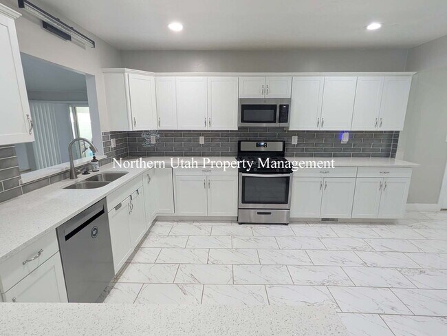 4 Bed, 3.5 Bath - Amazing Location