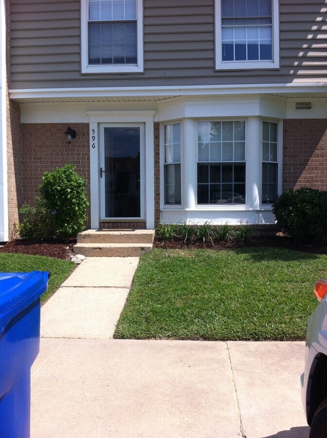 Photo - 592 Chancery Ln Townhome