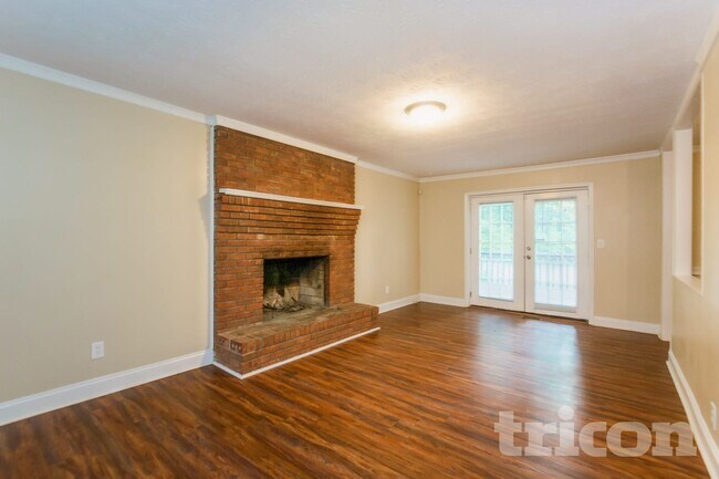 Photo - 1374 Live Oak Ln