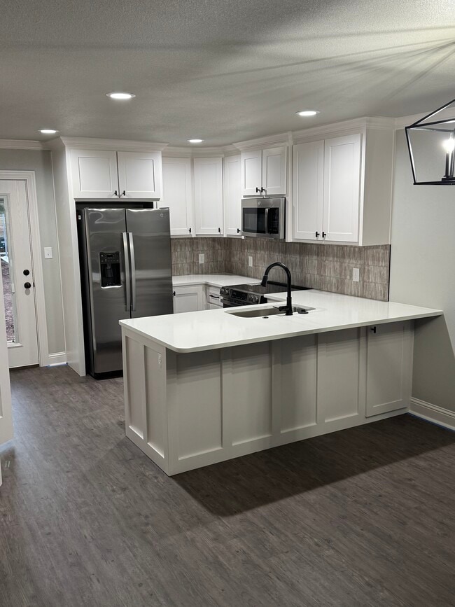 Photo - 337 Woodstock Ln