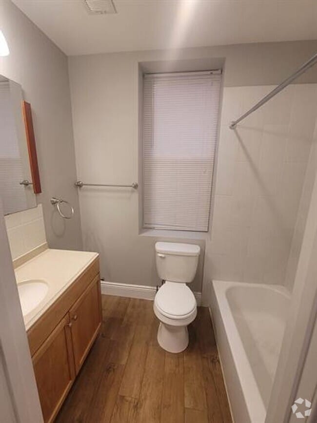Building Photo - 3002 N Calvert St Unit 1 Rental