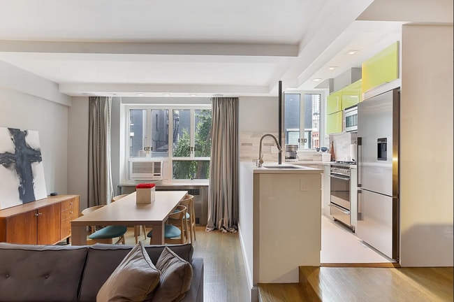 Photo - 200 W 20th St Unidad 208